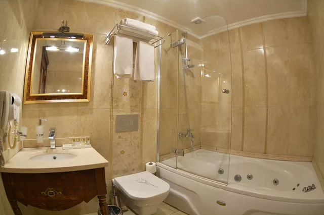 Deluxe, Queen Bed, Arden City Hotel 9/10