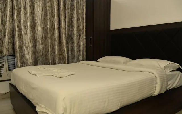 غرفة أساسية بسرير مزدوج، M M Continental Hotel 1/1