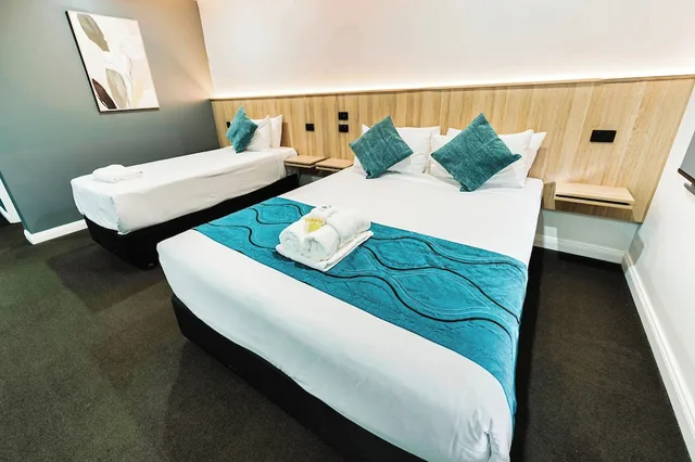 غرفة ديلوكس تنفيذية بسرير كوين وسرير فردي، COUNTRY COMFORT COFFS HARBOUR 3/10