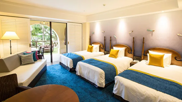 غرفة سوبيريور ثلاثية بإطلالة على الحديقة بشرفة، Hotel Nikko Alivila Yomitan Resort Okinawa 1/1