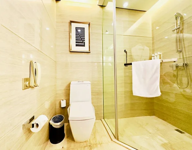Standard, King Bed, Middle Floor, Holiday Inn Nantong Oasis International 10/10