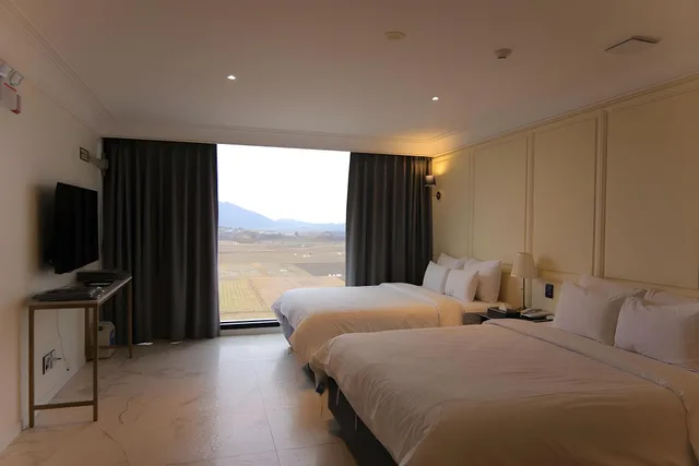 جناح ملكي بمسبح خاص، Hotel Gite 1/2