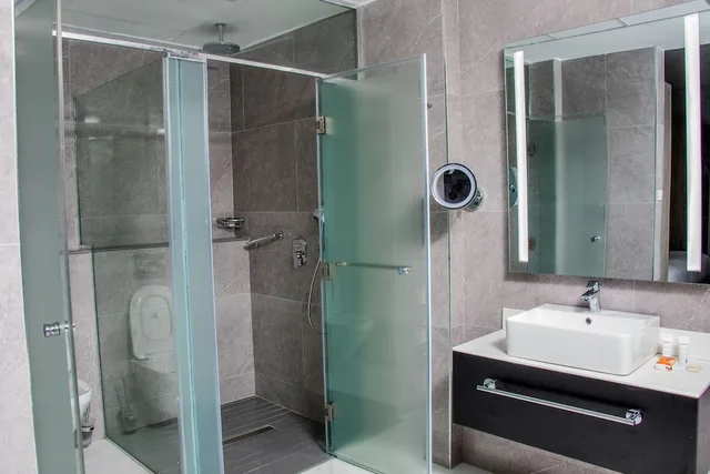 غرفة قياسية بسرير كينج، Radisson Hotel Lagos Ikeja 9/10