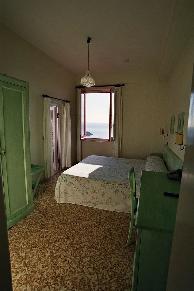 غرفة كلاسيكية بسريرين منفصلين بشرفة بإطلالة جزئية على البحر، Hotel Dania 10/10