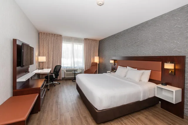 Upgrade, King Bed، Quality Inn and Suites Val d Or, QC 5/10