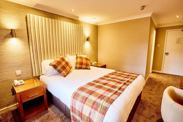 غرفة بسرير كينج، Abbotsford Hotel 3/3