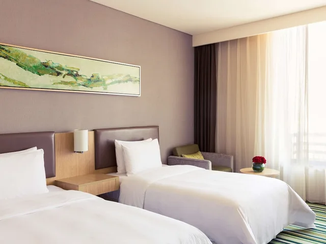 غرفة سوبيريور بسريرين منفصلين بإطلالة على البحيرة، Mercure Nanchang Sunac 1/10