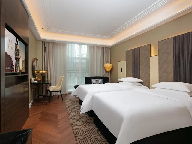 Elegant, Twin Beds، Metropolo Zhenjiang Railway Station Wanda Square 3/7