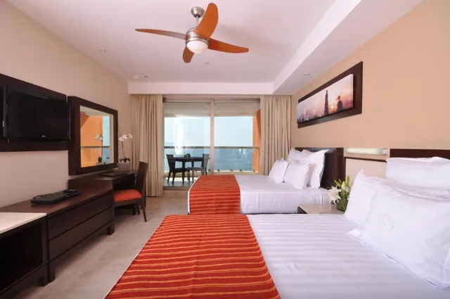 Deluxe, Single, Ocean Front، Sunset Plaza Beach Resort 2/2