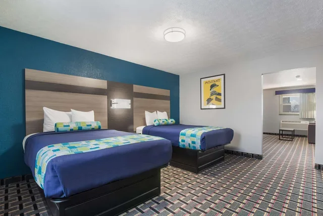 جناح بسريرين مزدوجين، Knights Inn & Suites Salem, IN 1/3