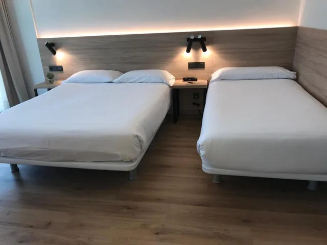 غرفة قياسية بسريرين منفصلين بإطلالة على البحر، Principe de Asturias Hotel 9/9