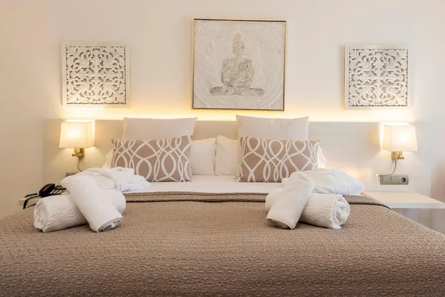 جناح جونيور بإطلالة على الحديقة بشرفة، Hotel Puchet Ibiza 5/10