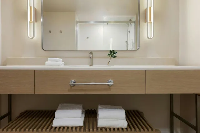 Grand, Executive, Suite, King Bed, Sofa, Balcony, Fort Lauderdale Marriott Pompano Beach Resort and Spa 5/5