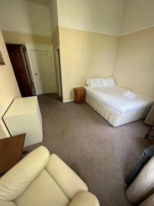 غرفة كومفورت مفردة بسرير فردي، Crofton House Hotel 1/5