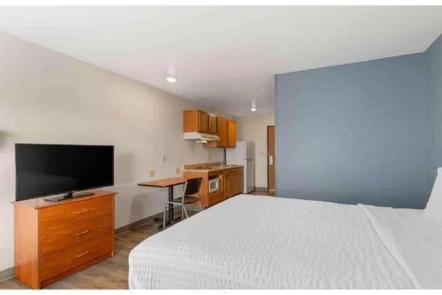غرفة قياسية بسرير مزدوج، Studio 6 Extended Stay Birmingham Pelham AL 5/9
