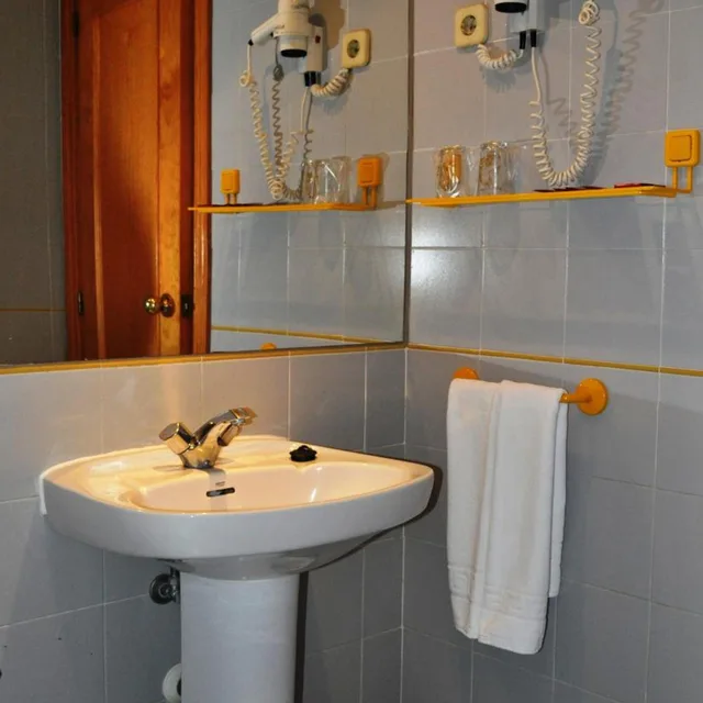 Room, Double or Twin Bed, Hotel Espana 6/7