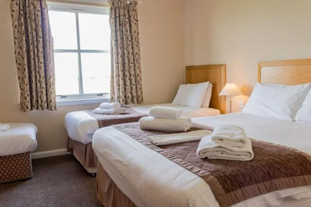 غرفة عائلية بسرير مزدوج وسريرين منفصلين، Purdy Lodge 1/2