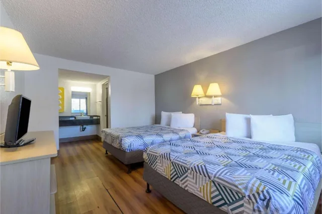 غرفة رباعية بسريرين مزدوجين، Motel6 Hayward, CA – Silicon Valley Gateway 2/5