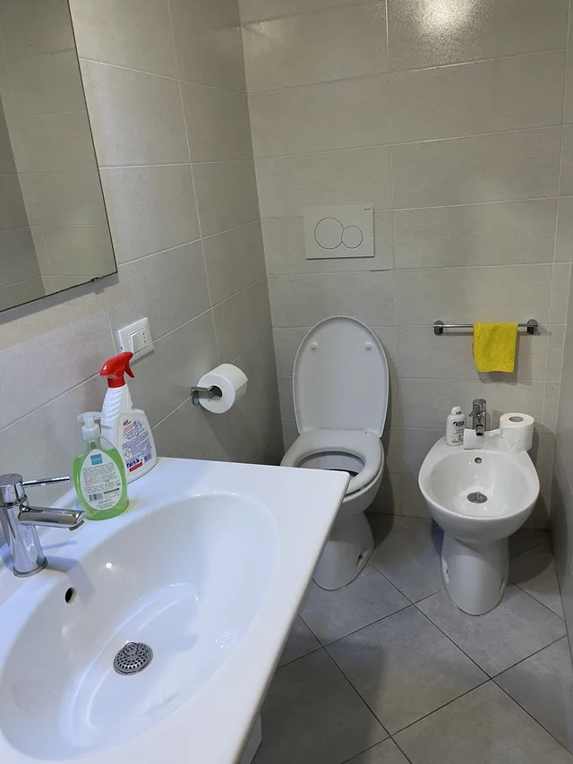 غرفة حصرية ثلاثية بسرير مزدوج وسرير فردي بحمام خاص، Harry's Guest House 6/8