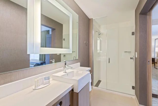 جناح كبير بسريرين كوين مع سرير سحّاب إضافي، SpringHill Suites by Marriott Ocala 5/9