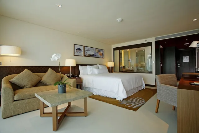 1 Bedroom, Premium, Suite, King Bed, Ocean Front, Sofa، The Westin Siray Bay Resort & Spa Phuket 2/4
