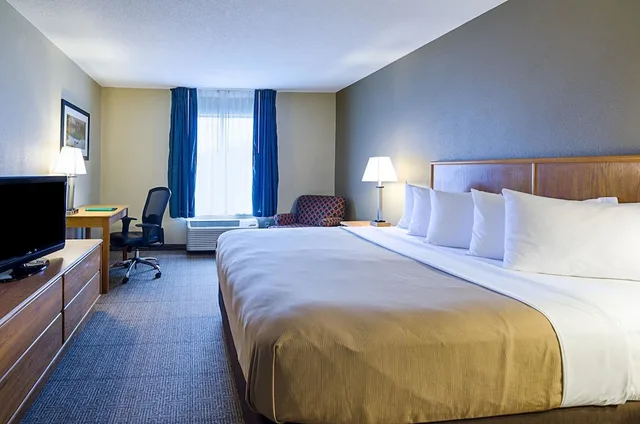غرفة قياسية بسرير كينج، Quality Inn Princeton 2/10