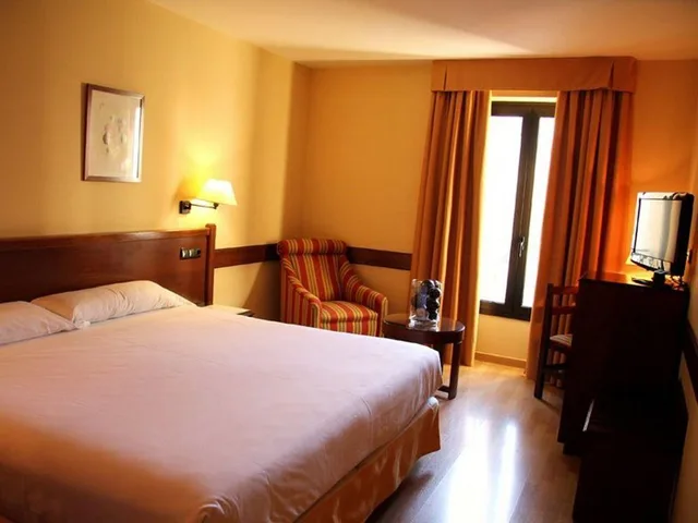 غرفة قياسية ثلاثية بسرير فردي، Oriente Hotel 1/3