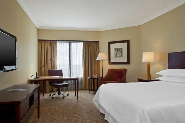 غرفة كلوب بسرير كينج، Sheraton Buenos Aires Hotel And Convention Center 3/7