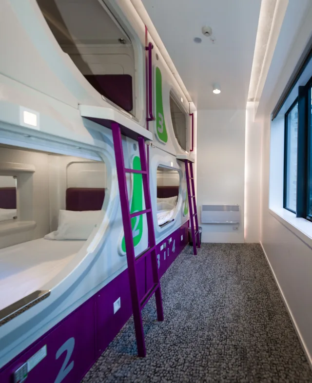 Mixed Dorm, 8 People, Twin Beds، LyLo Queenstown 1/2