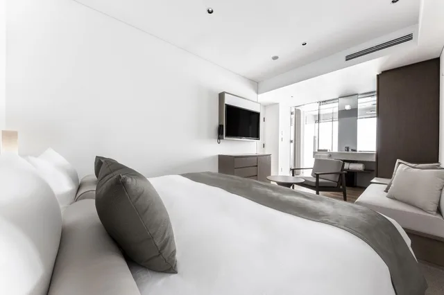 غرفة قياسية بسرير مزدوج مع دخول الصالة، The Royal Park Hotel Iconic Kyoto 1/2