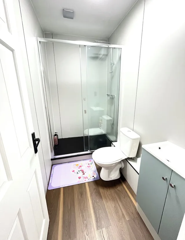 Compact Double Room، OYO Welsh Holiday Accommodation - Modern Stay 6/7