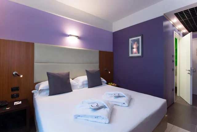 غرفة قياسية بسرير مزدوج، Four Point Flex Sheraton Bologna Airport 2/5