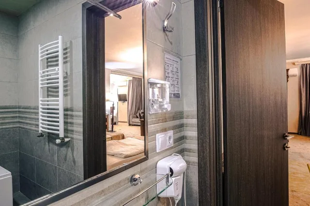 Family, Double and Twin Beds, 2 Balconies، Imperial House 3/3