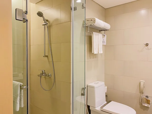 غرفة قياسية بسريرين منفصلين، Seda Vertis North Quezon City 2/3