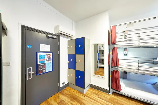 Mixed Dorm, 12 Beds, External Bathroom، St Christophers Inn Village London Bridge Hostel Ex Hostel St Christophers Village 2/4