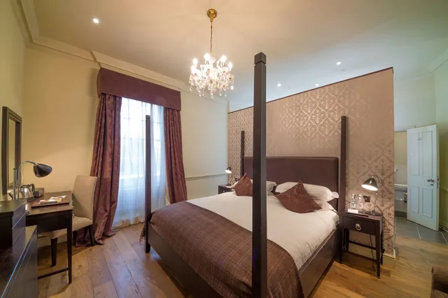 غرفة ديلوكس بسرير كينج، Stoke Place Hotel 5/9