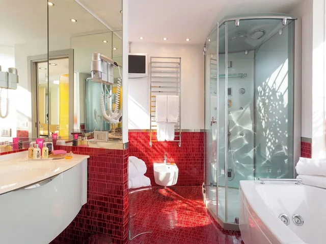 جناح جونيور بسرير كوين، Hotel Waldorf 5/6