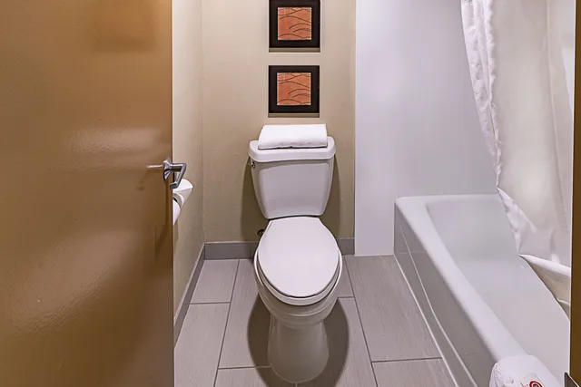 Standard, Single, 2 Double Beds، Hyland Inn near Pasadena Civic Center 5/5