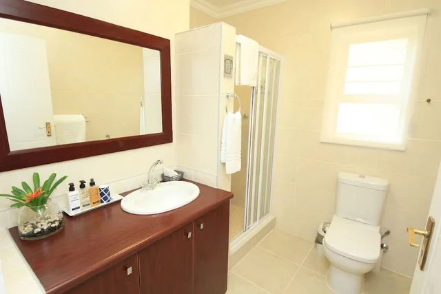 1 Bedroom, Economy, Queen Bed, Sea View, Bay View Somerset West 5/7