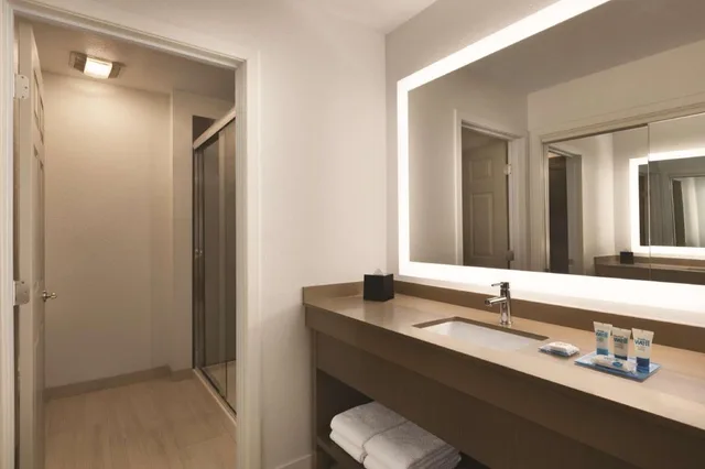 1 Bedroom, Conference, Suite, King Bed، Hyatt House Boston/Burlington 2/3