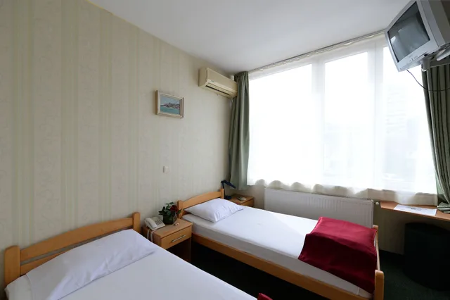 غرفة قياسية بإطلالة على المتنزه مفردة بسرير فردي، Hotel Slodes 4/7