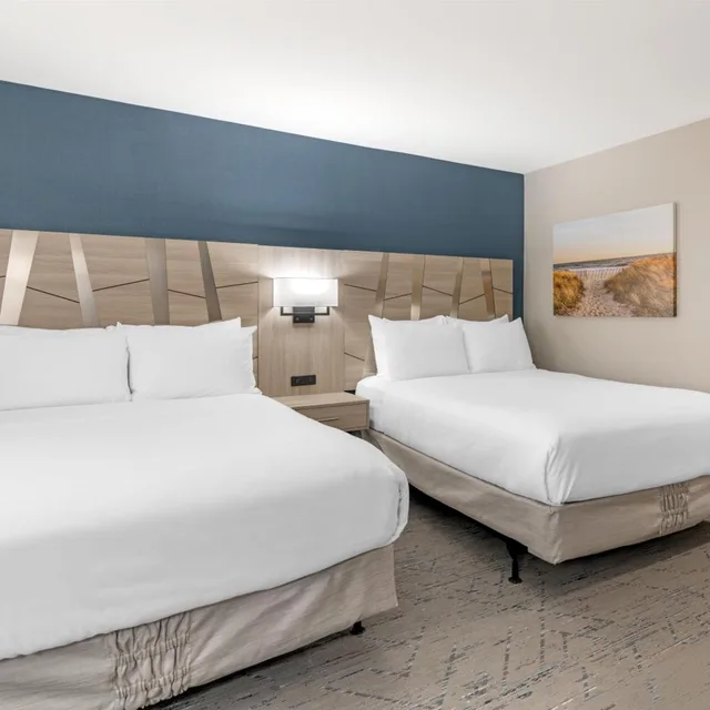جناح بسريرين كوين بحوض استحمام لذوي الإعاقة، Best Western Plus The Inn At Hampton 1/5