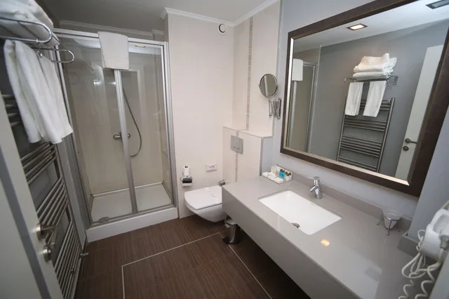 Standard, Queen Bed, Grand Nora Hotel 2/2