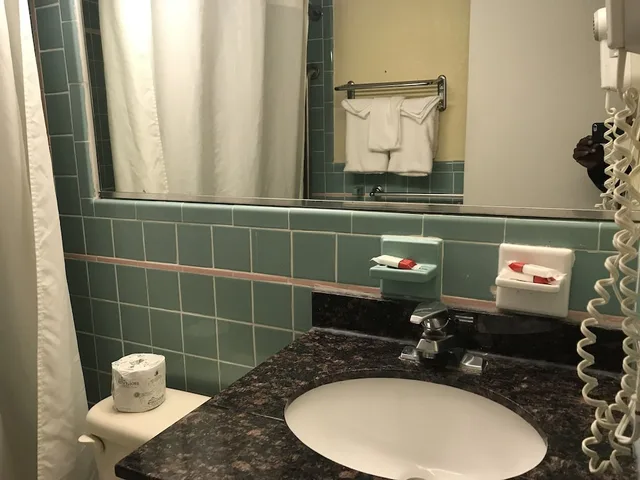 غرفة أساسية مفردة بسرير كينج للمدخنين، Atlantic Motor Inn Near Boardwalk 5/5
