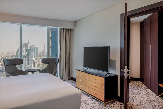 1 Bedroom, Residential, Deluxe, Suite، هيلتون الرياض العليا(Hilton Riyadh Olaya) 1/2