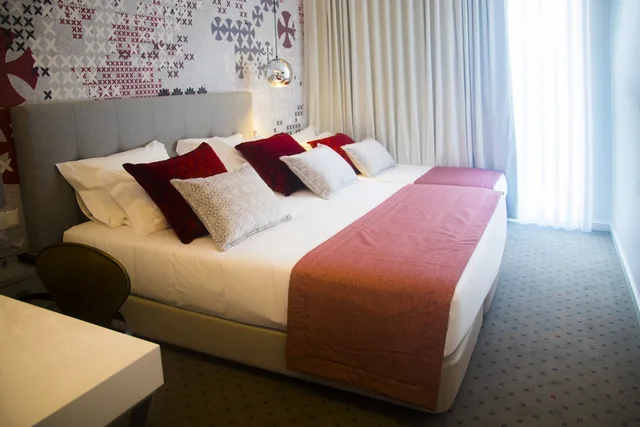 غرفة قياسية ثلاثية بسرير كينج وسرير فردي، Thomar Boutique Hotel 2/3