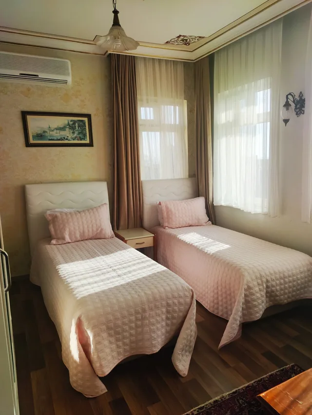 جناح عائلي بسرير كوين وسريرين منفصلين بإطلالة على البحر، Sur Hotel 4/10