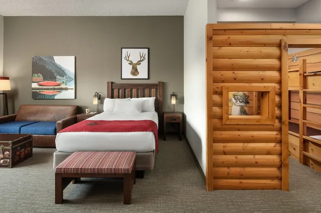 Kids Suite, Cabin, 1 Queen and 3 Single Beds, Sofa، Great Wolf Lodge Pocono Mountains, PA 1/5