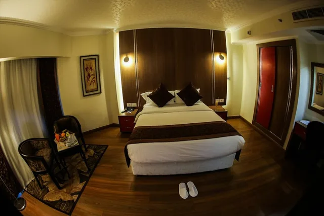 جناح جونيور بسرير كينج بإطلالة على الحديقة بغرفة نوم واحدة، Tolip Inn Maadi 1/3