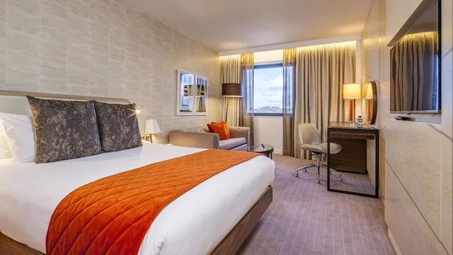 غرفة بريميوم بسرير كوين مع أريكة، Crowne Plaza London - Kings Cross 1/9